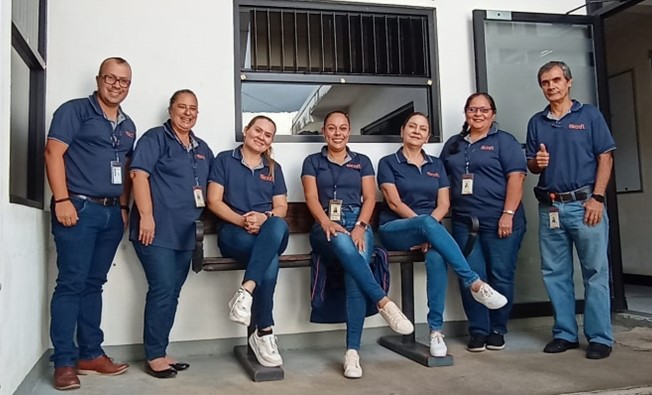 Equipo de trabajo Centro de Enseñanza Permanente de Conservación de la Energía (Proceso CEPCE) de la Compañía Nacional de Fuerza y Luz S.A (CNFL) 